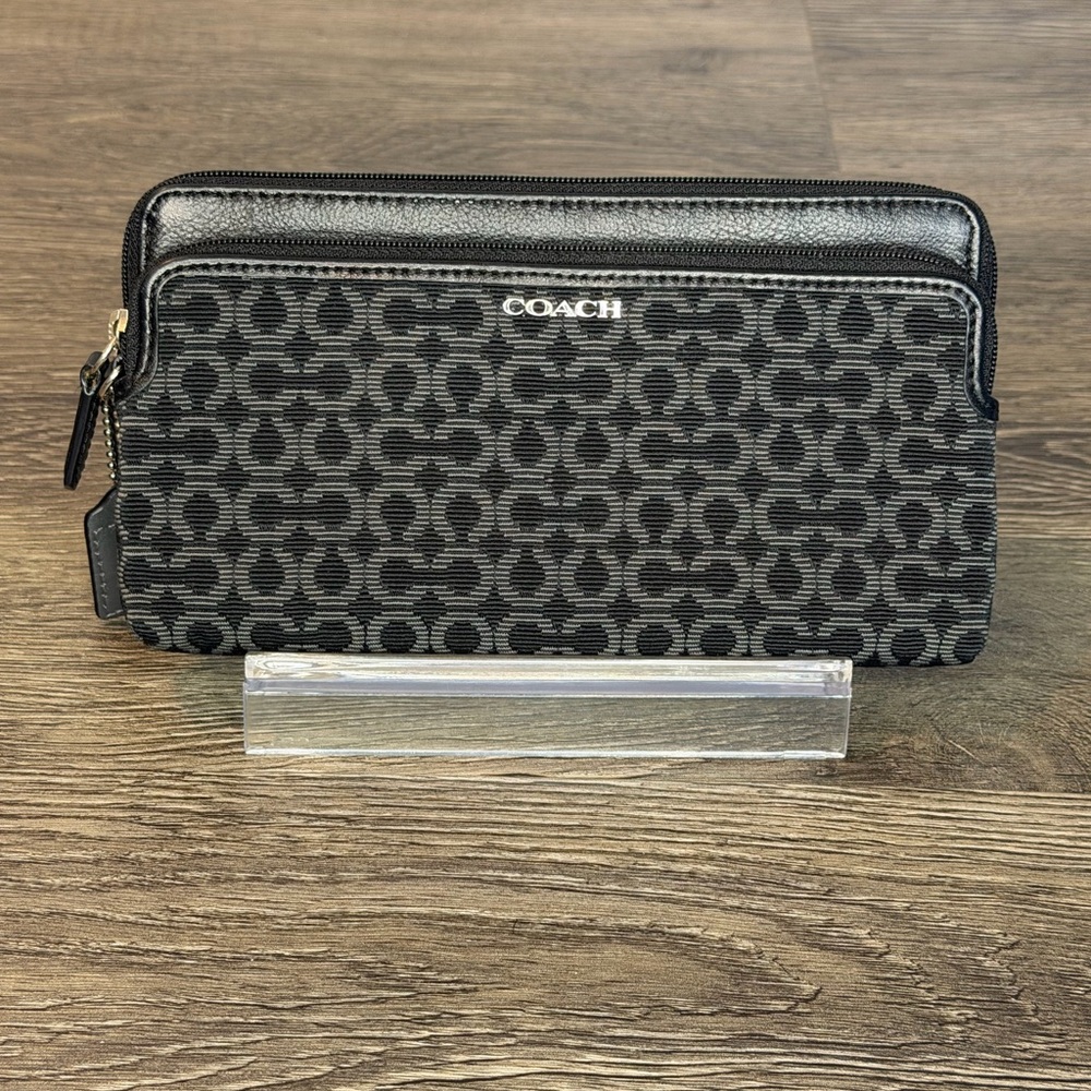 Coach Madison Needlepoint Signature Double Zip Wallet